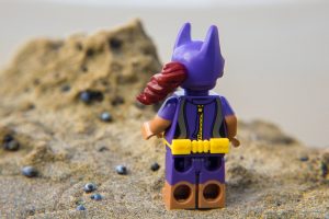 The Batman Movie Series 2 CMF Review: Beach Batgirl