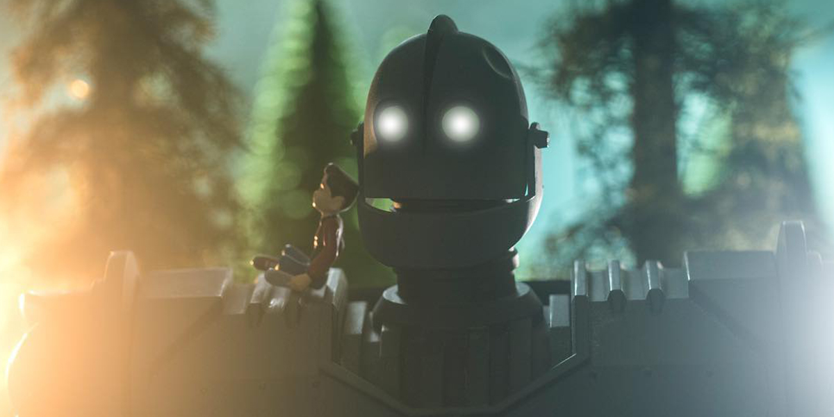 Iron Giant toy photography by Johnny Wu SgtBananas