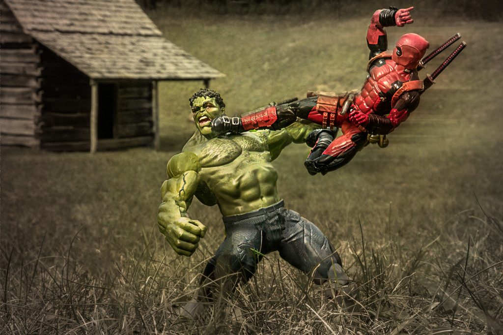 Hulk v Deadpool