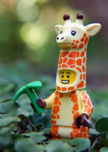 The LEGO Movie 2 Minifigure Review: Giraffe Suit Guy
