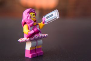 The LEGO Movie 2 Minifigure Review: Candy Rapper
