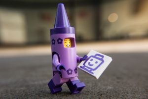 The LEGO Movie 2 Minifigure Review: Crayon Suit Girl