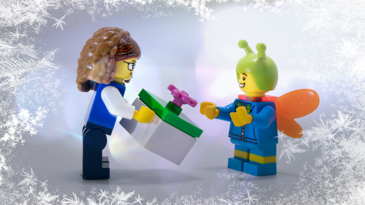 Give the gift of toy photography by @mightysmallstories