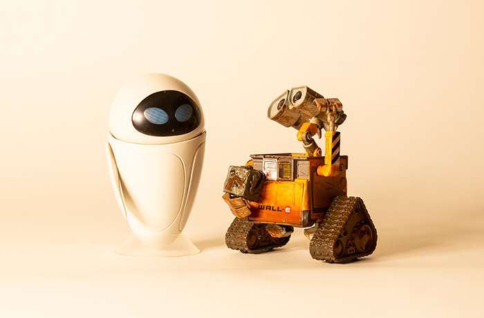 Wall-E and Eve shot with two 6" x 4" led panels at an unbalanced 3200ºK.