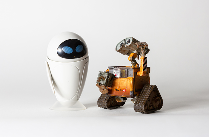 Wall-E and Eve shot with two 6" x 4" led panels at a balanced 5600ºK