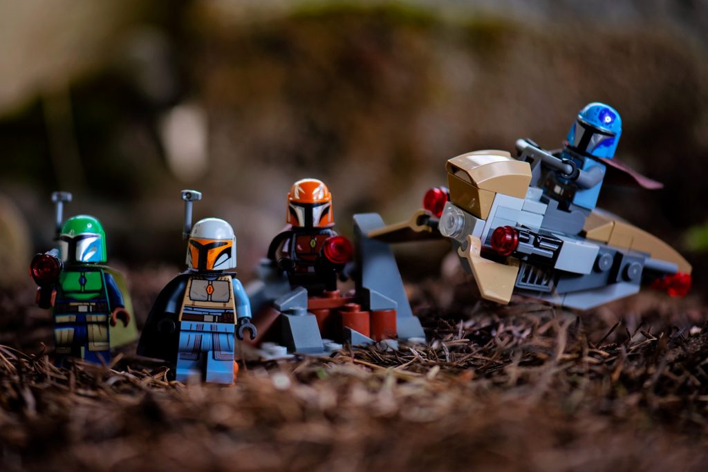 How to Make Your Own Custom LEGO Mandalorian Minifigures