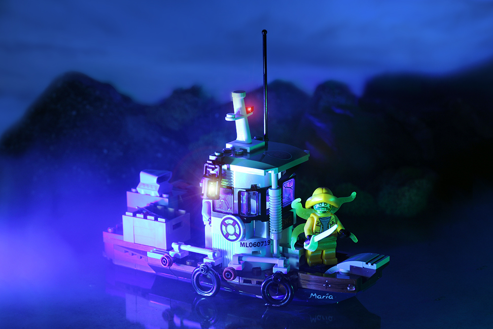 Hidden side lego shrimp boat hot sale