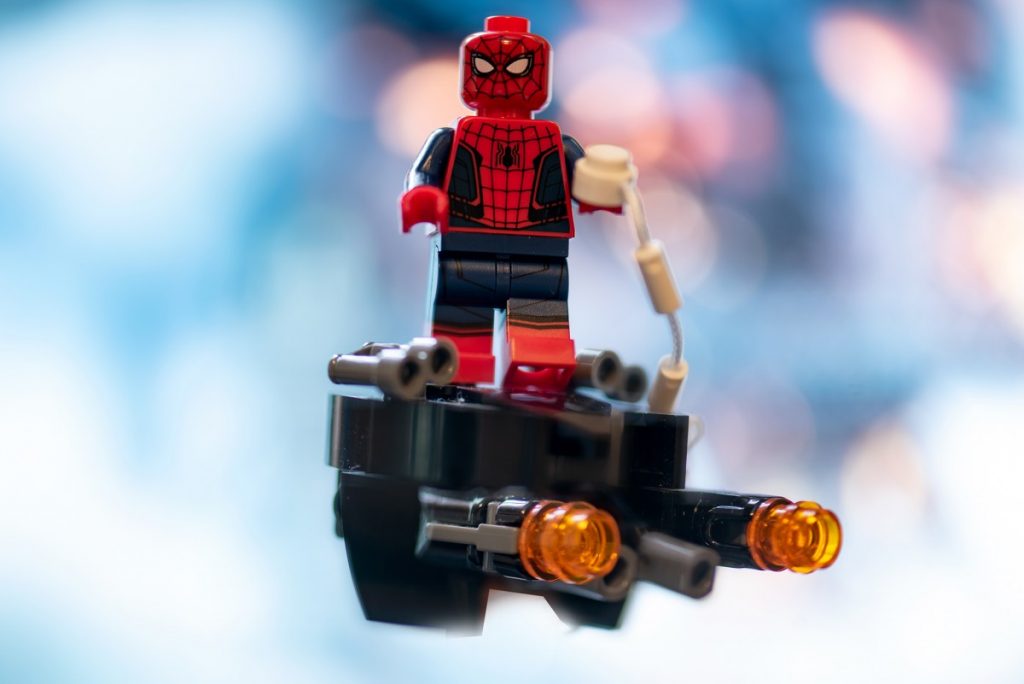 Lego de spiderman far cheap from home