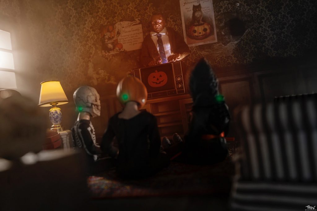 NECA trick-or-treater action figures in Silver Shamrock masks from Halloween III: Season of the Witch