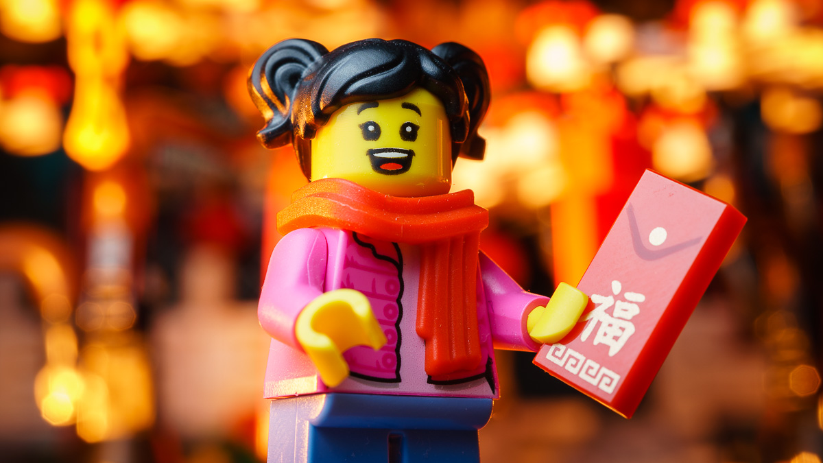 A Belated Review: LEGO Chinese New Year Temple Fair (80105)