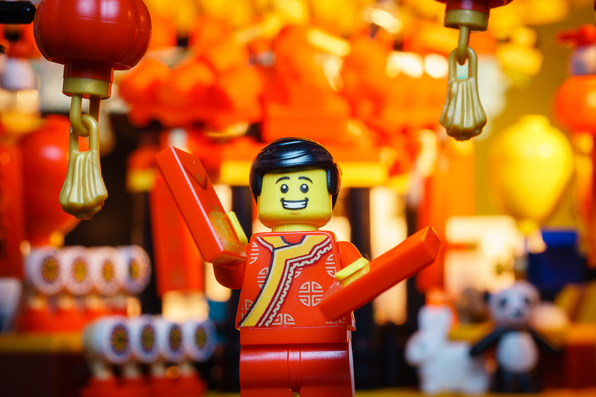 A Belated Review: LEGO Chinese New Year Temple Fair (80105)