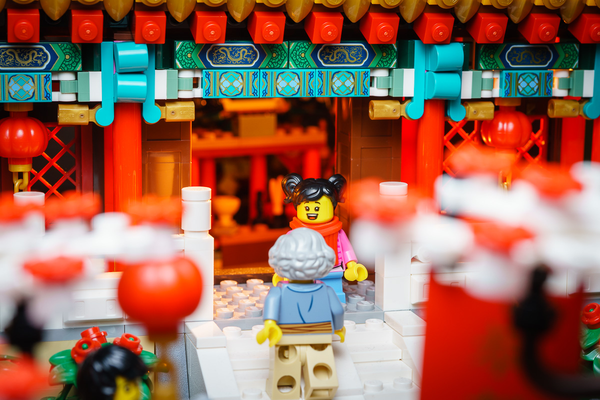 A Belated Review: LEGO Chinese New Year Temple Fair (80105)