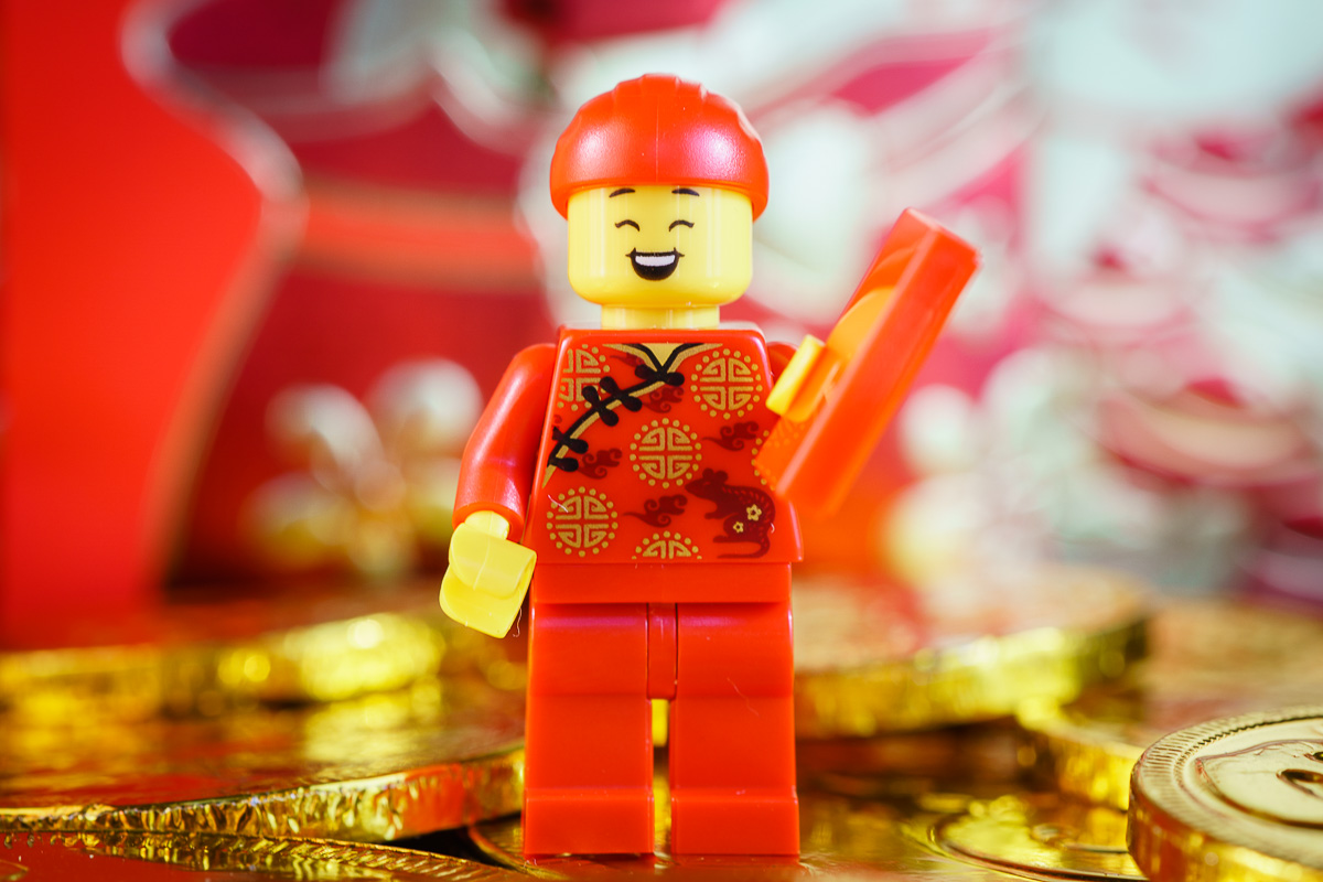 A Belated Review: LEGO Chinese New Year Temple Fair (80105)