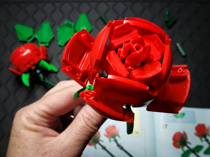 Tulips & Roses: LEGO Flower Sets (#40461 & #40460) Review - Toy