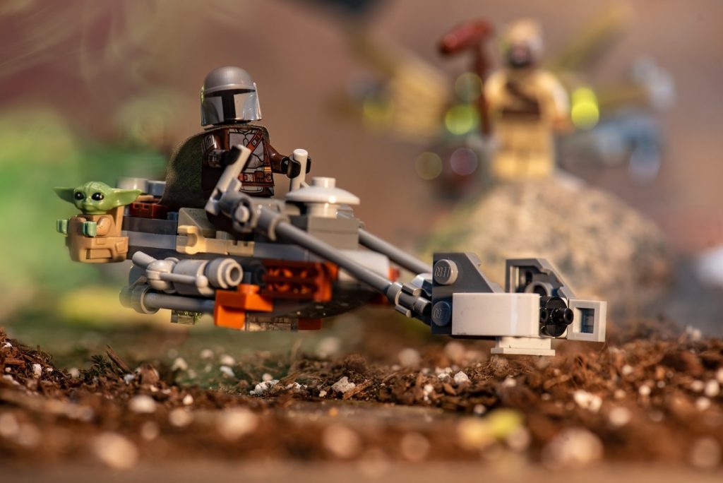 LEGO Star Wars Review The Mandalorian Trouble on Tatooine 75299