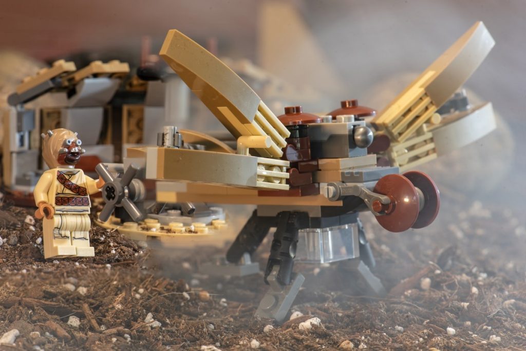 lego mando trouble on tatooine