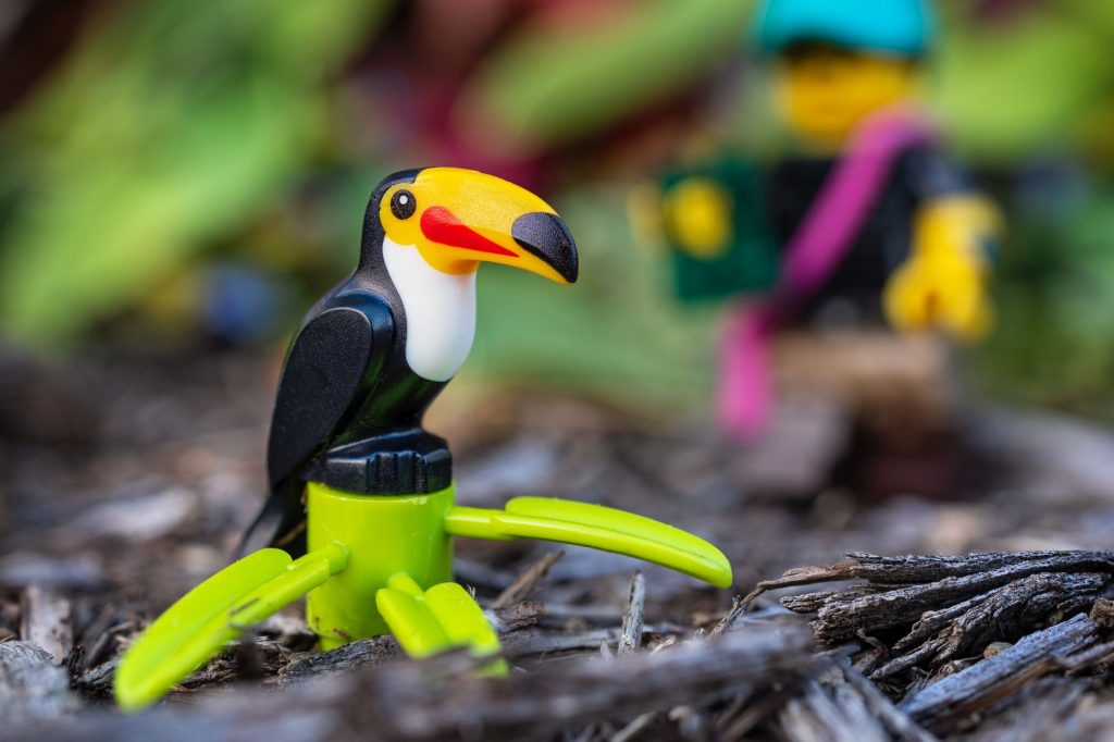 LEGO moulded toucan.