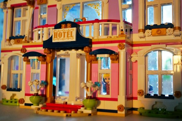 Heartlake City Grand Hotel review - Toy Photographers