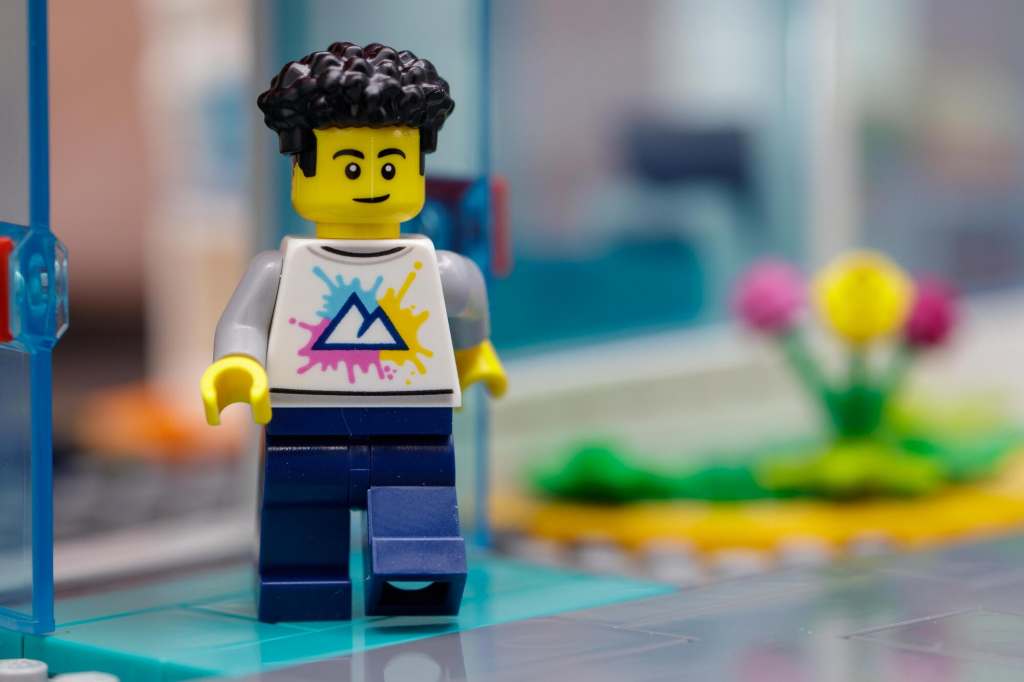 LEGO boy minifigure leaving the hospital