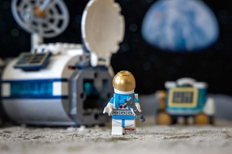 A Look at the LEGO Lunar Research Base (60350) - Toy Photographers