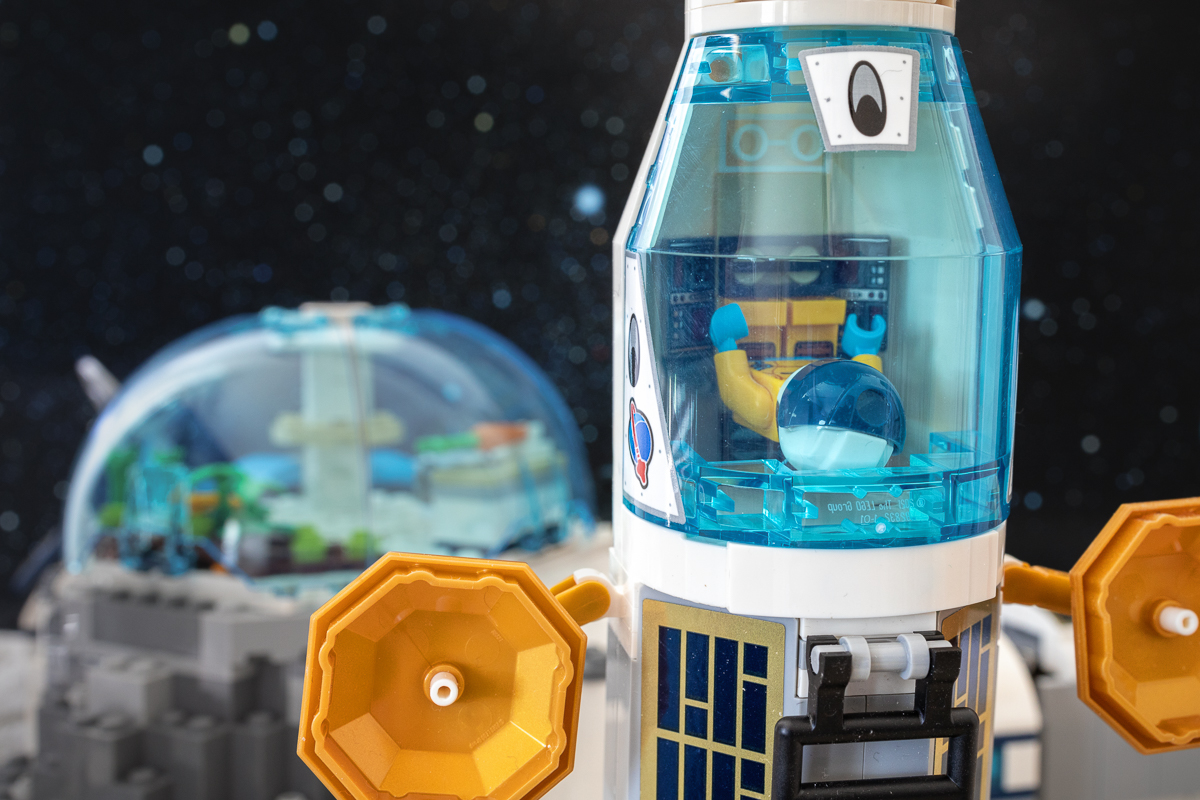 A Look at the LEGO Lunar Research Base (60350) - Toy Photographers