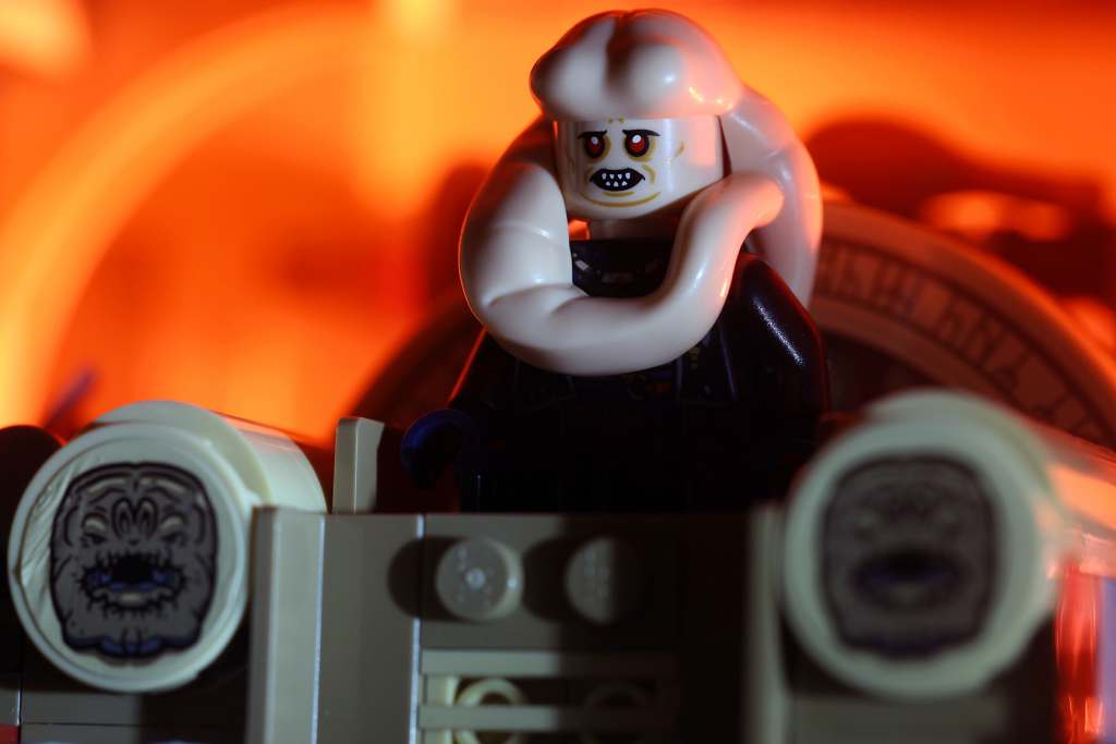 Bib Fortuna seated in LEGO Star Wars Boba Fett's Throne Room 75326