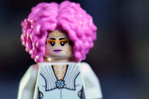 Theelin dancer minifigure from LEGO Star Wars Boba Fett's Throne Room 75326