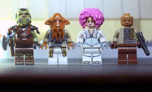 Alien minifigures from LEGO Star Wars Boba Fett's Throne Room 75326