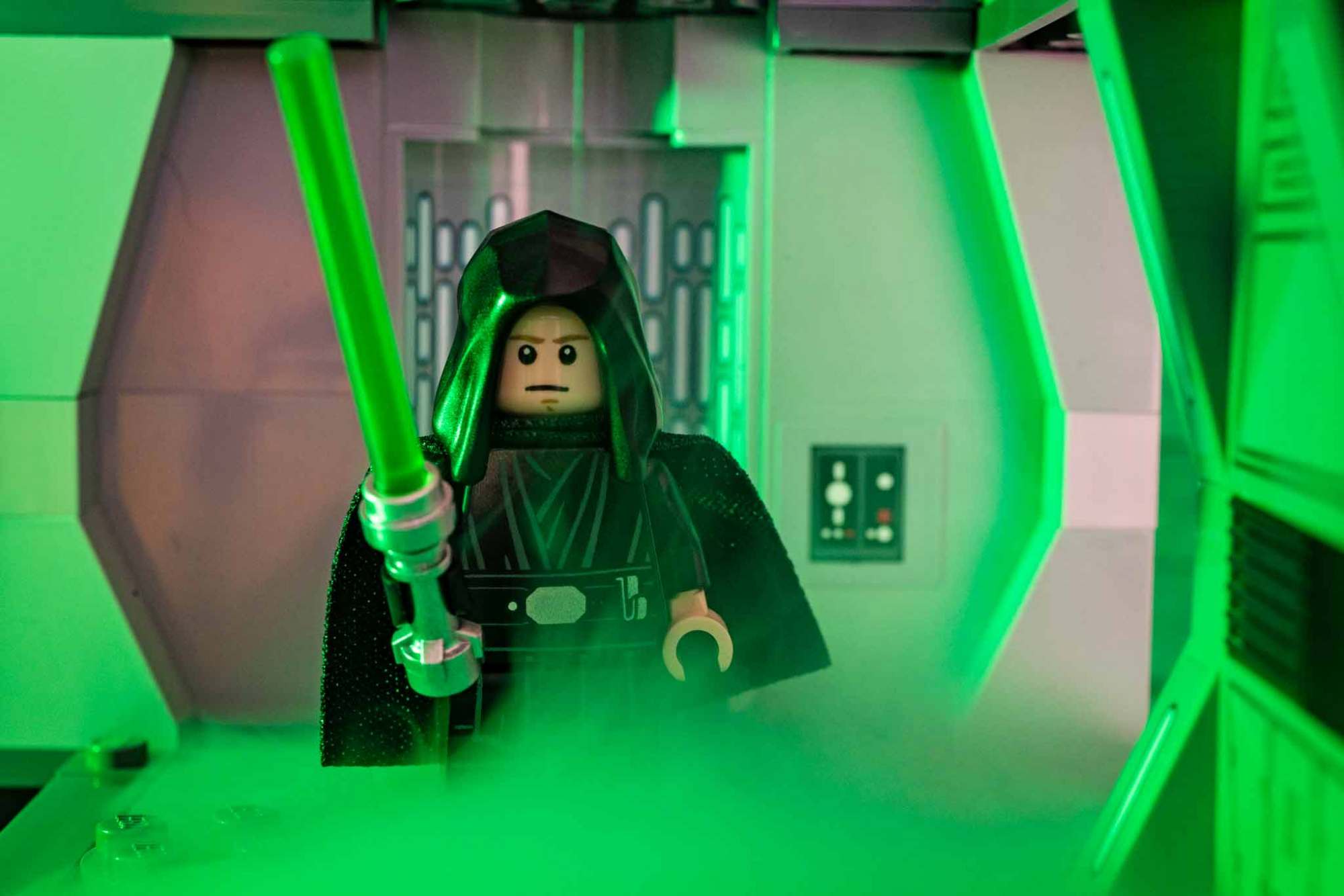 SPOILERS! Fun facts we learn about LEGO Star Wars sets in The Last