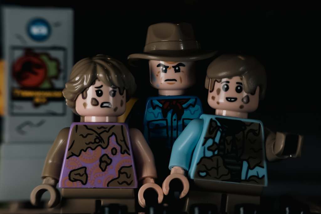 Lex, Tim, and Alan Grant caked in mud LEGO T. Rex Breakout -theperryadventures