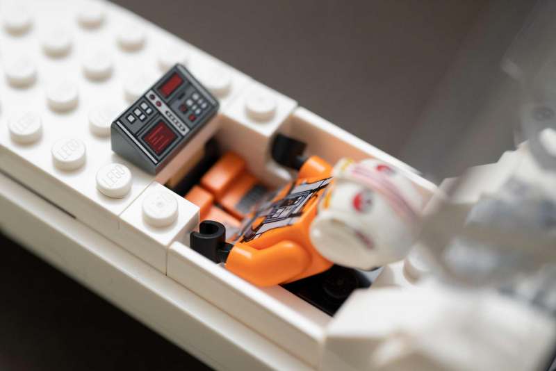 LEGO REVIEW Star Wars Luke Skywalker’s XWing Fighter 75301 Toy