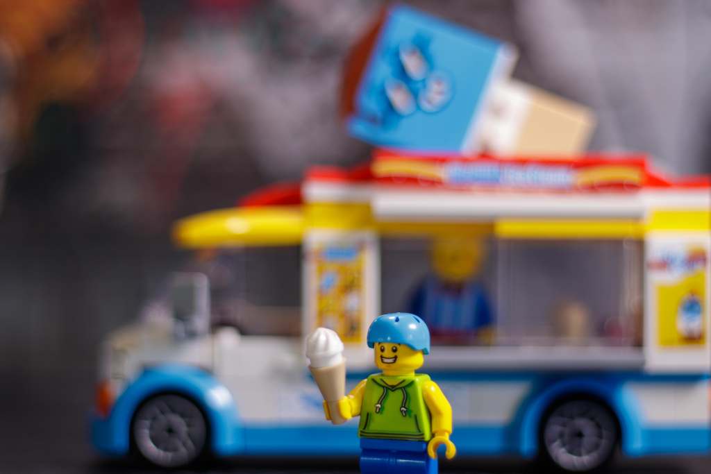 LEGO City Ice Cream Truck 60253 Review - Toy Photographers