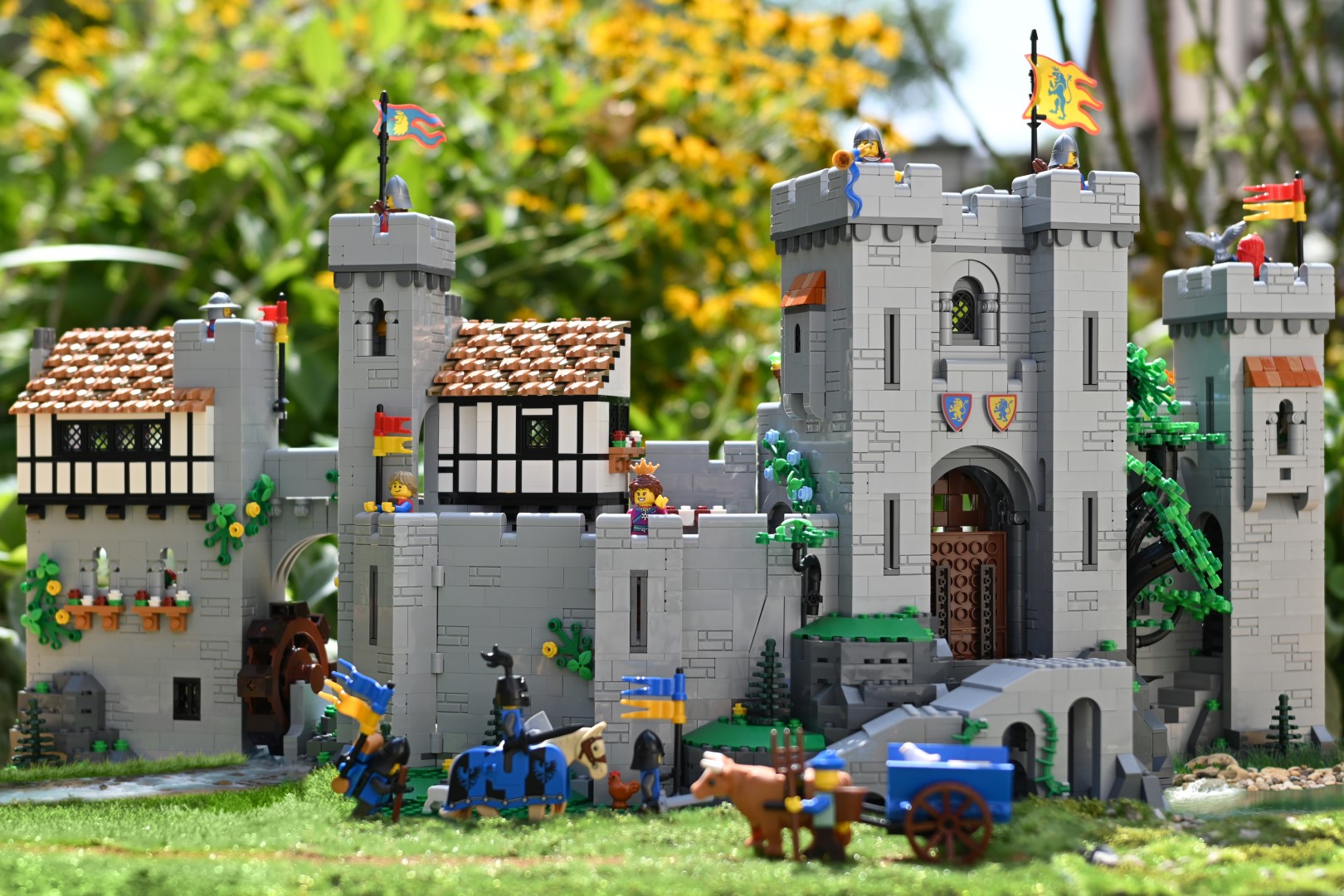 LEGO IDEAS - Castle of Lord Afol and the Black Knights