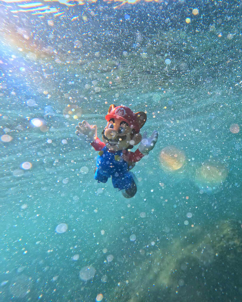Super Mario underwater photo by toytsh