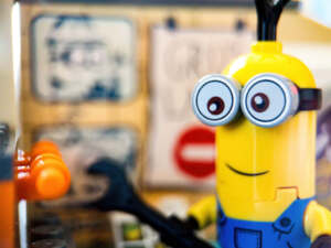 This image has an empty alt attribute; its file name is Hyre_apexel5-minions_macro-web-1024x768.jpg