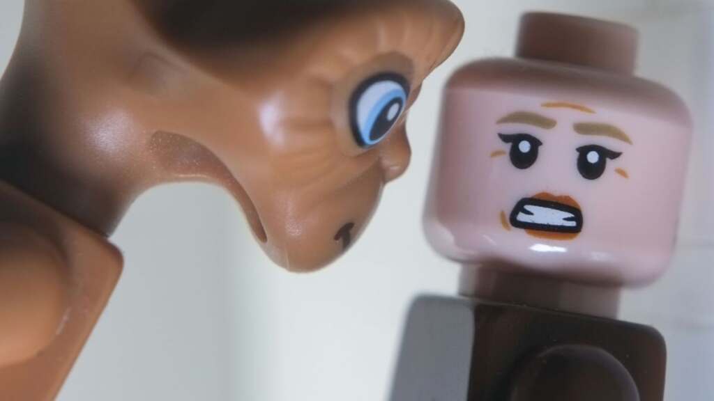 LEGO rendition of iconic close up scene from Alien 3 with Ellen Ripley and E.T. instead of xenomorph