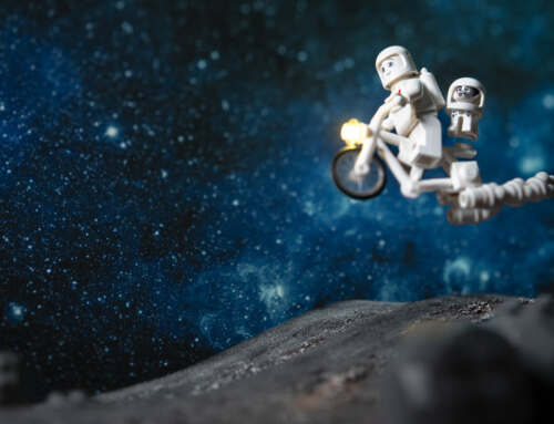 The bounce board and how to use it in toy photography