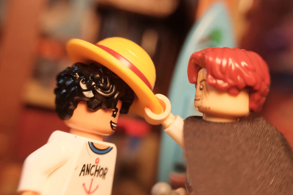 lego one piece Shanks gives Luffy Hat @theperryadventures